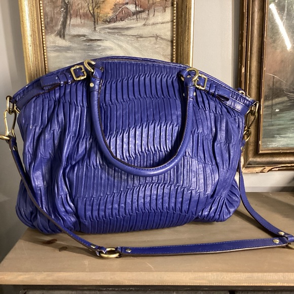 Coach..Madison gathered leather…crossbody strap included - Picture 2 of 6